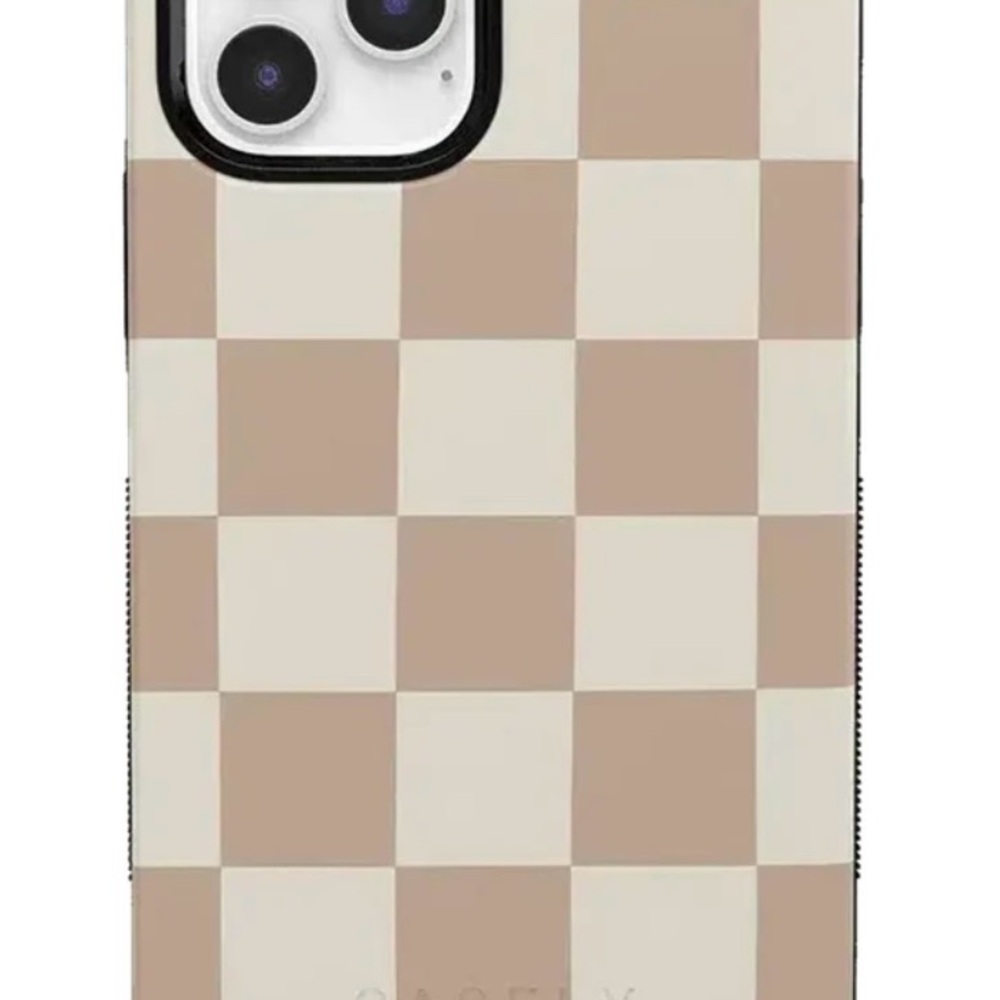 Casely Checkered Phone Case - Tan and Cream “Fit Check”